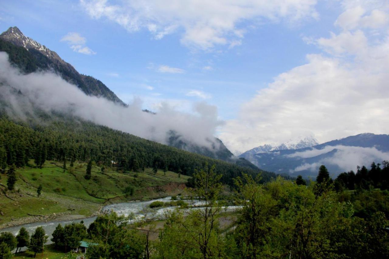 The Villagio By Vista Rooms Pahalgam Exterior photo